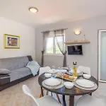 Lovely In Apartment