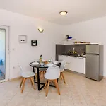 Apartment Lovely In
