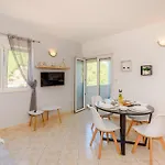 Daire Lovely Apartment In Klek Klek