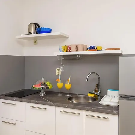 1 Bedroom Gorgeous In Апартаменты